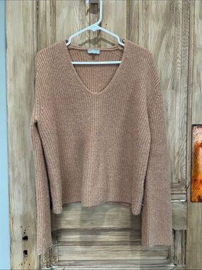 Revive cashmere Women's Ribbed V-Neck Sweater in Camel Tan